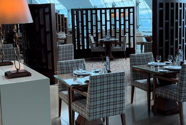 emirates first class lounge dubai 2